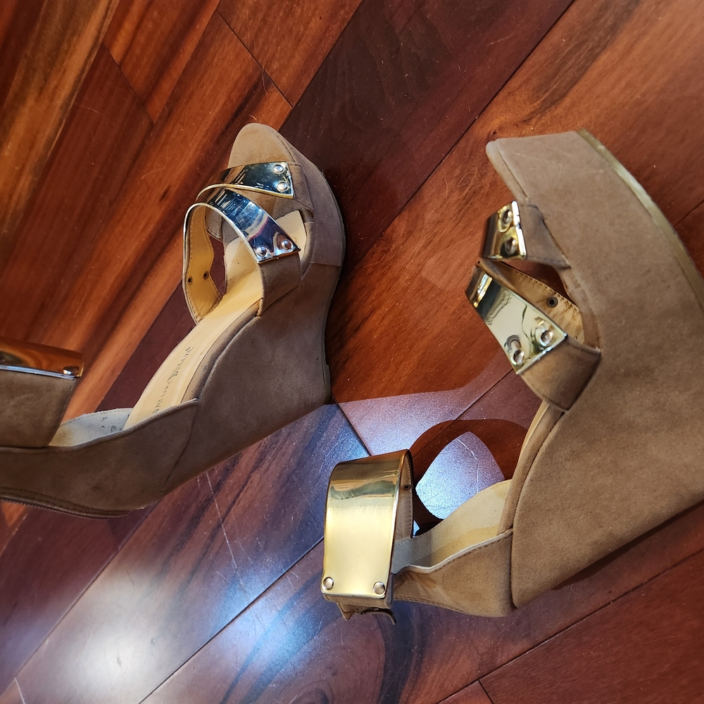 Nature Breeze Gold and Brown Wedge Heels with Open-Toe Design